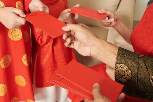 Những tuổi không nên nhờ xông đất đầu năm 2026