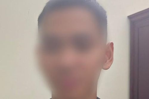 Nam thanh niên bị lộ hành vi đánh bạc trên điện thoại từ tin báo