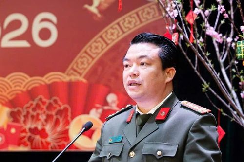 Đồng chí Bí thư thứ nhất Trung ương Đoàn thăm chúc Tết cán bộ chiến sỹ Trung đoàn 600