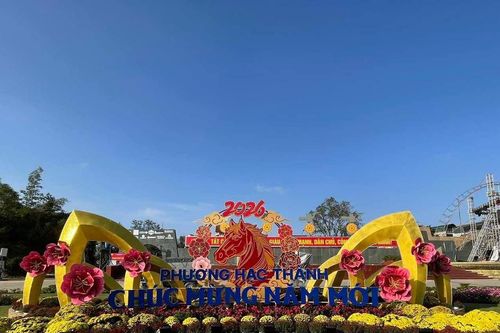 Cấm xe cá nhân vào trung tâm phường Hạc Thành xem pháo hoa