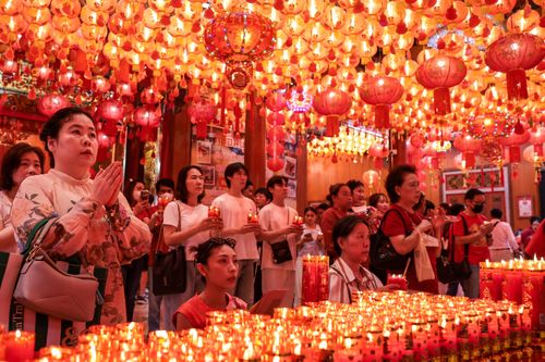 Châu Á rộn ràng chuẩn bị đón Tết Bính Ngọ 2026