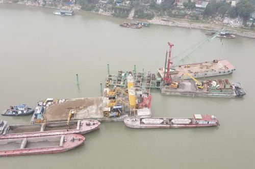 Ăn Tết tranh thủ, thi công khẩn trương cầu Trần Hưng Đạo
