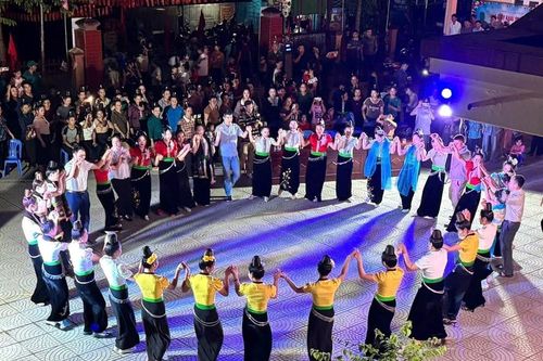 Mùa Xuân đầu tiên sau sáp nhập trên quê hương Chiềng Sinh
