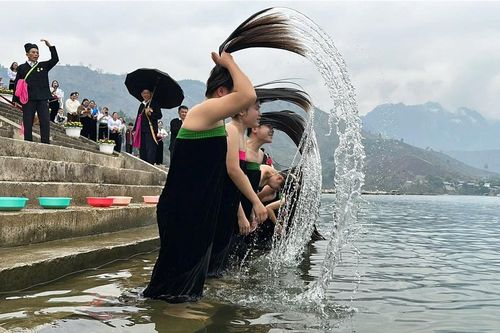 Độc đáo lễ hội 'Lung ta' đón năm mới của người Thái Trắng