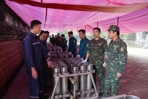 Ngoại thành Hà Nội sẵn sàng bắn pháo hoa đêm Giao thừa