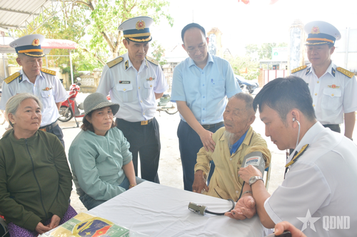 Xuân về với người dân vùng lũ