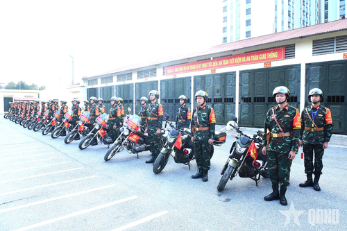 Chiến sĩ Thủ đô sẵn sàng chiến đấu để nhân dân vui xuân, đón Tết an toàn