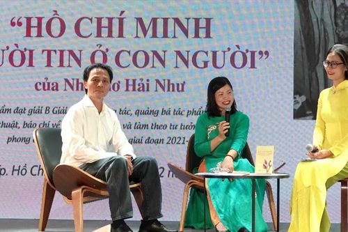Chương trình giao lưu tác phẩm thơ 'Hồ Chí Minh - Người tin ở con người'