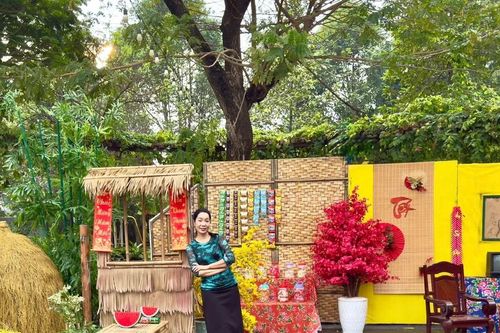 Biệt thự của NSND Trịnh Kim Chi ngập không khí làng quê đón Tết