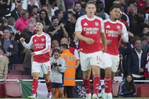 Arsenal 'ám ảnh tâm lý' trong cuộc đua vô địch với Man City
