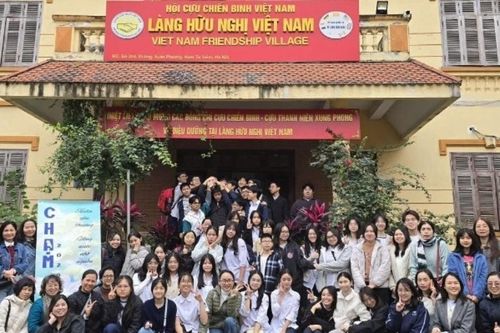 Một 'tiết học Lịch sử' ngoài trang sách