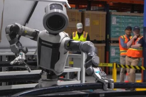 Mỹ-Trung Quốc cạnh tranh trong lĩnh vực robot hình người, Hàn Quốc có được hưởng lợi?