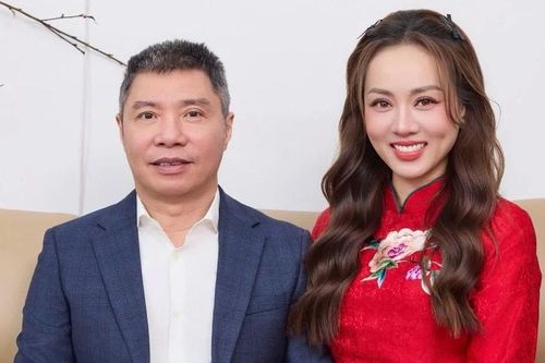 Mâm cơm tất niên nhà NSND Công Lý