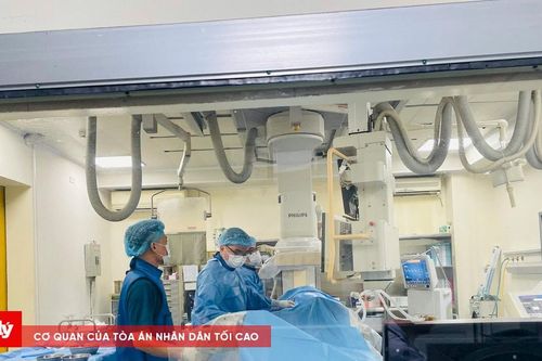 Giấy ra viện ngày cuối năm - tấm vé đoàn viên Xuân Bính Ngọ