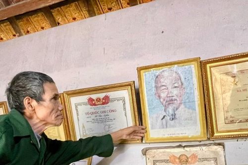 Người Co nhớ ơn Bác Hồ