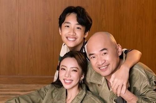 Đêm giao thừa trên sân thượng của cặp nghệ sĩ Tiến Luật - Thu Trang