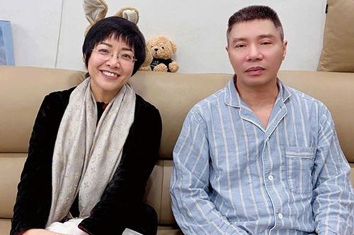 MC Thảo Vân giáp Tết đi thăm chồng cũ Công Lý, hoa hậu Đỗ Mỹ Linh đẹp hút hồn