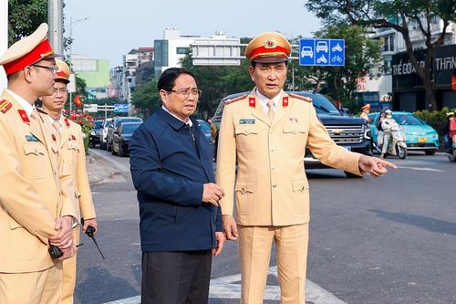Qua VNeTraffic, Thủ tướng gửi lời chúc năm mới bình an tới người tham gia giao thông