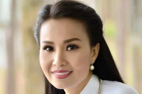 Ca sĩ Cẩm Ly tiết lộ lịch trình đón Tết 2026 bận rộn bên trong biệt thự triệu đô tại TP.HCM