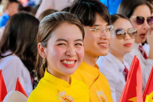 Cô gái xứ Nghệ Trịnh Hải Đăng và hành trình đến với các diễn đàn quốc tế