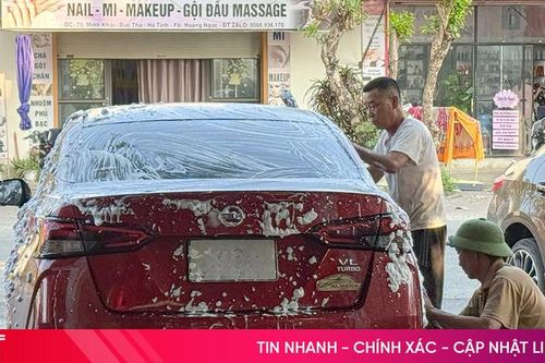 'Đỏ mắt' tìm nơi vệ sinh 'xế hộp' ngày 29 Tết
