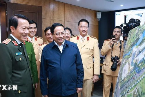 Thủ tướng kiểm tra công tác ứng trực của lực lượng công an
