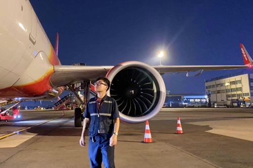 Những người lặng thầm mang mùa Xuân đến cho mọi nhà