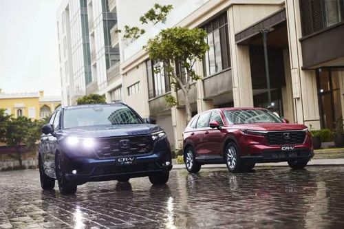 Honda CR-V L và Hyundai Tucson: Tiện nghi nào chinh phục bà nội trợ?