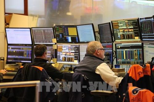 Cổ phiếu công nghệ toàn cầu 'bốc hơi' hàng trăm tỷ USD do lo ngại về hiệu quả đầu tư AI