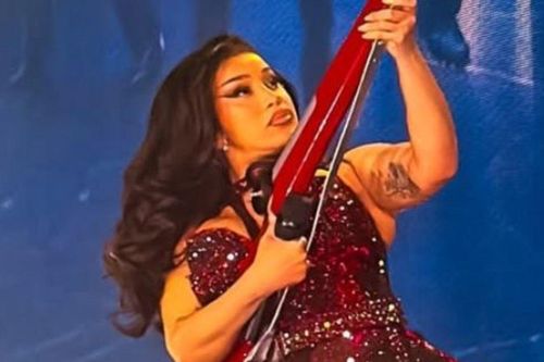 Lựa chọn táo bạo của Cardi B