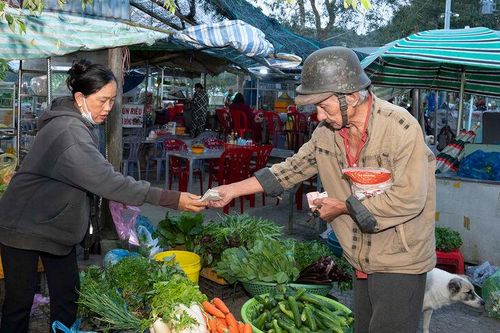 Những chợ 'độc nhất vô nhị' ở miền Tây