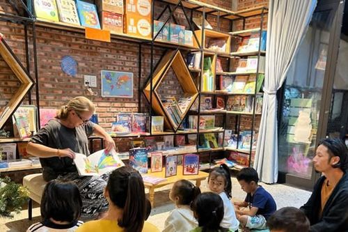 Đâu đó có trạm sách nhỏ đang chờ