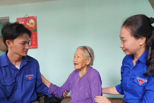 Tuổi trẻ Đà Nẵng thắp lửa Xuân, trao Tết yêu thương