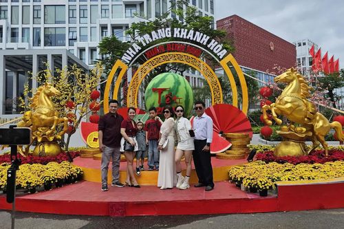 Rộn ràng check-in Nha Trang ngày cuối năm
