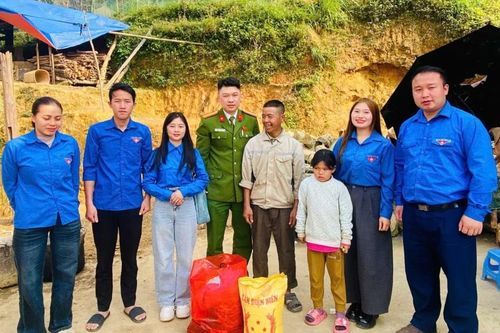 Tết ấm áp tình