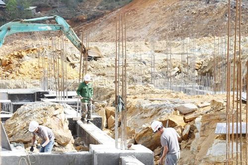 Thi công xuyên Tết tại công trình trường học biên giới Y Tý