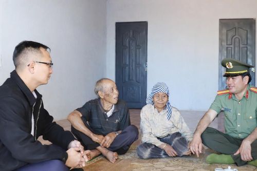 Mùa xuân trong những mái ấm vùng biên
