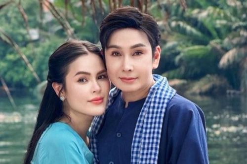 NSƯT Vũ Luân lái xe máy chở Hoa hậu Phương Lê sắm Tết, hé lộ hình ảnh hiếm về con gái