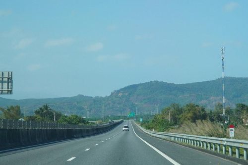 Cao tốc Đà Nẵng - Quảng Ngãi vắng lặng sau đợt cao điểm cận Tết