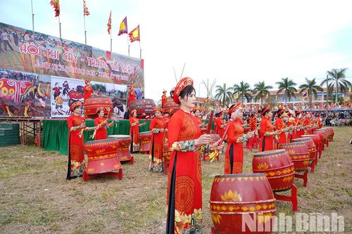 Đội trống nữ Đọi Tam: Giữ nhịp trống xuân dưới chân núi Đọi