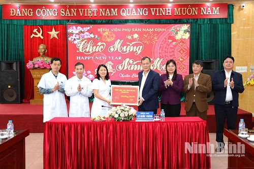 Đồng chí Lê Quốc Chỉnh, Phó Bí thư Tỉnh ủy, Chủ tịch HĐND tỉnh thăm, động viên, chúc Tết các cơ quan, đơn vị trên địa bàn