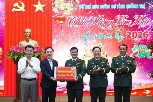 Đồng chí Phó Chủ tịch UBND tỉnh Hoàng Xuân Tân thăm, chúc Tết các đơn vị