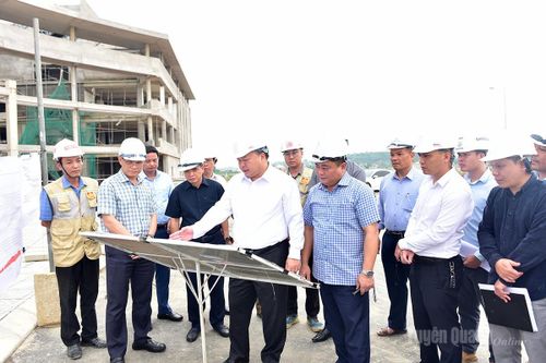 Chính quyền phục vụ Nhân Dân hạnh phúc