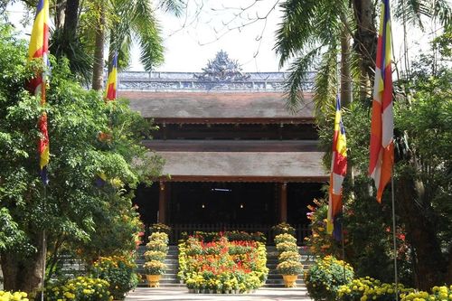 Không khí Tết cổ truyền tại các chùa ở cố đô Huế