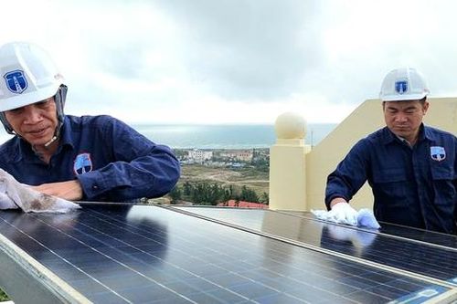 Tết của người gác đèn Bạch Long Vĩ