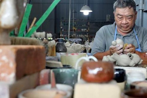 TP.HCM: Vựa gốm tấp nập, nghệ nhân lặng lẽ giữ hồn nghề ở làng Lái Thiêu