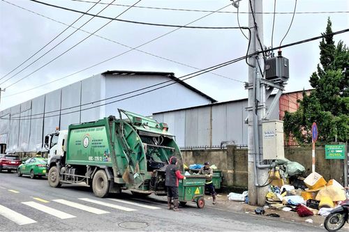 Không để rác làm 'nghẽn' phố phường trong cao điểm Tết