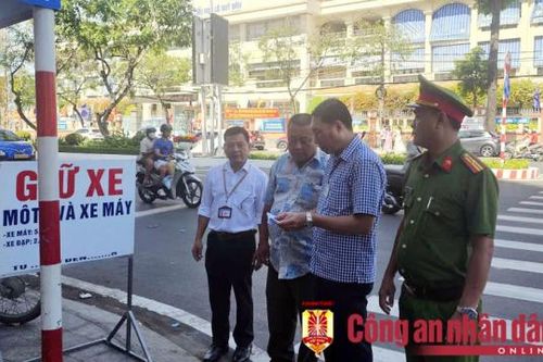 Chấn chỉnh các điểm giữ xe xung quanh đường hoa Cần Thơ sau phản ảnh tăng giá