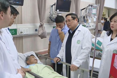 Thủ tướng kiểm tra công tác ứng trực của Ngành y tế