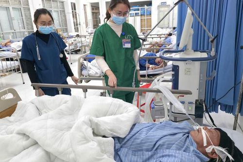 Những người không nghỉ Tết